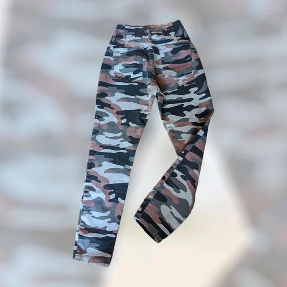 Bershka Camo Jeans - Picture 2 of 3